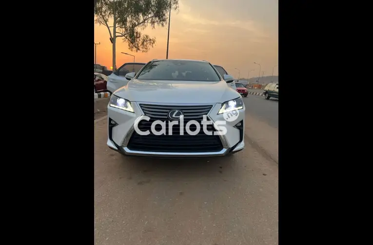 Foreign used 2018 Lexus RX350 - 2/5