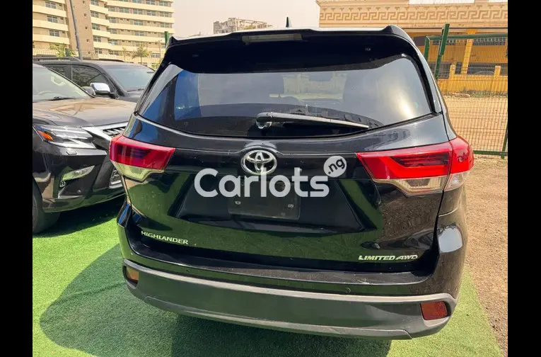 Used 2016 Toyota Highlander for sale in Garki, FCT - photo 5 of 5