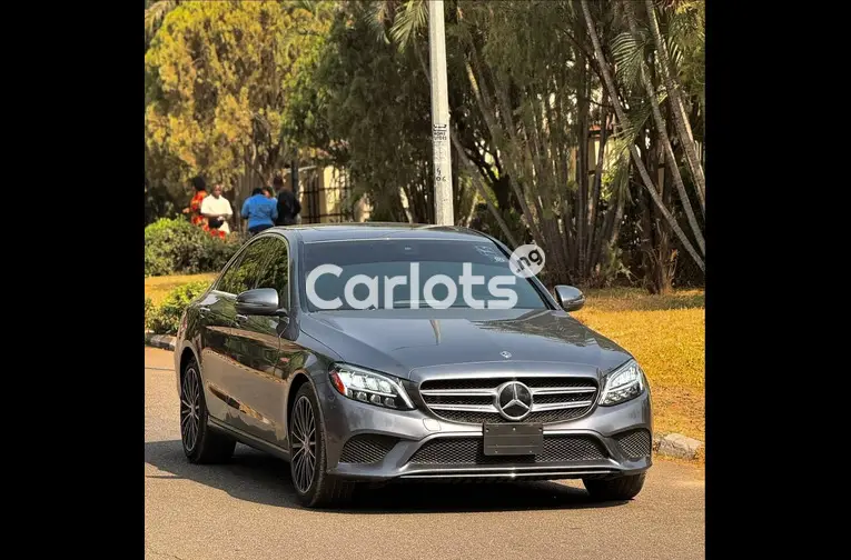 BRAND NEW 2022 MERCEDES BENZ C300 - 1/5