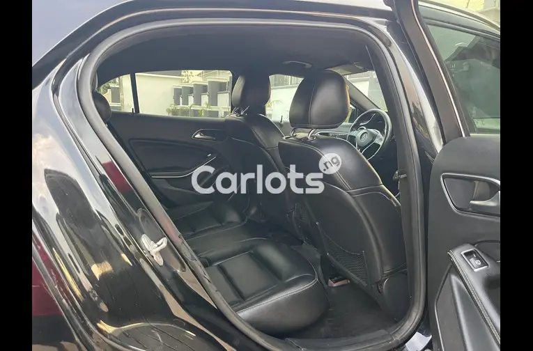 2015 MERCEDES BENZ GLA250 for sale in Kaduna, Kaduna - thumbnail 4