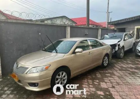 Used 2010/2011 Toyota Camry - 1/5