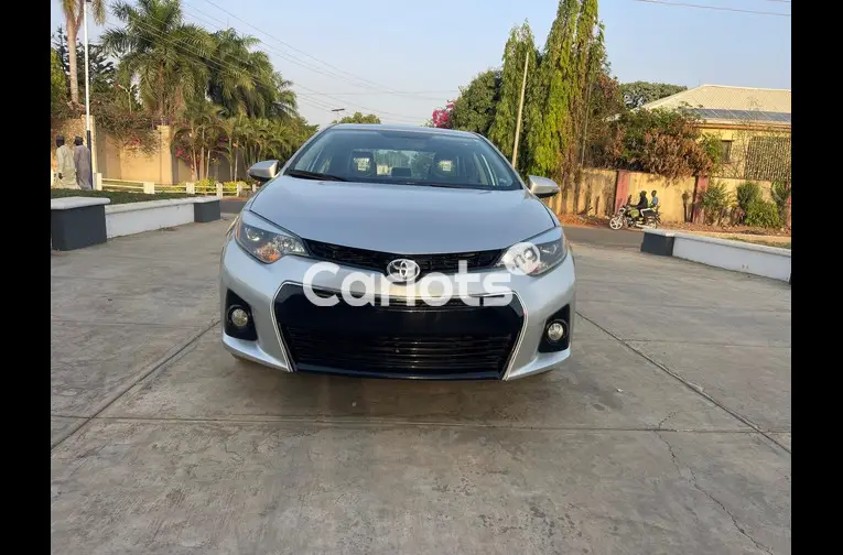 FOREIGN USED 2015 TOYOTA COROLLA S - 1/5