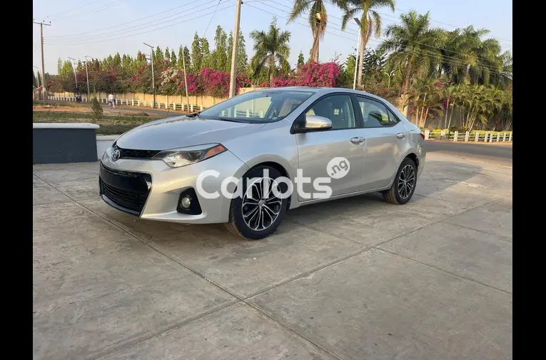 FOREIGN USED 2015 TOYOTA COROLLA S - 2/5