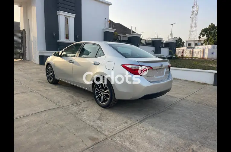 FOREIGN USED 2015 TOYOTA COROLLA S - 5/5