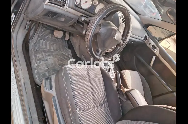 Nigerian Used Peugeot 407 2005 for sale in Kaduna - thumbnail 2