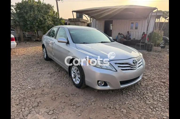 FOREIGN USED 2010 TOYOTA CAMRY for sale in Kaduna, Kaduna - photo 1 of 5