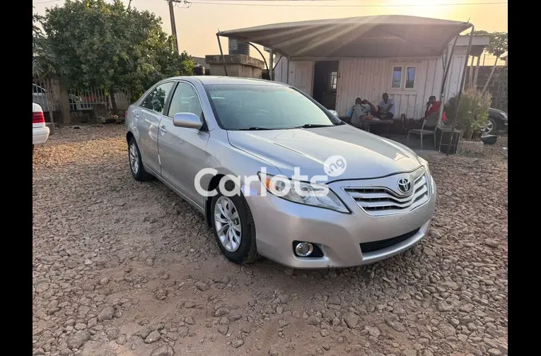 FOREIGN USED 2010 TOYOTA CAMRY - 1/5