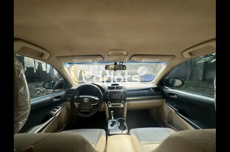 Nigerian Used Distress sale 2013 Toyota Camry for sale in Garki, FCT - photo 3 of 5