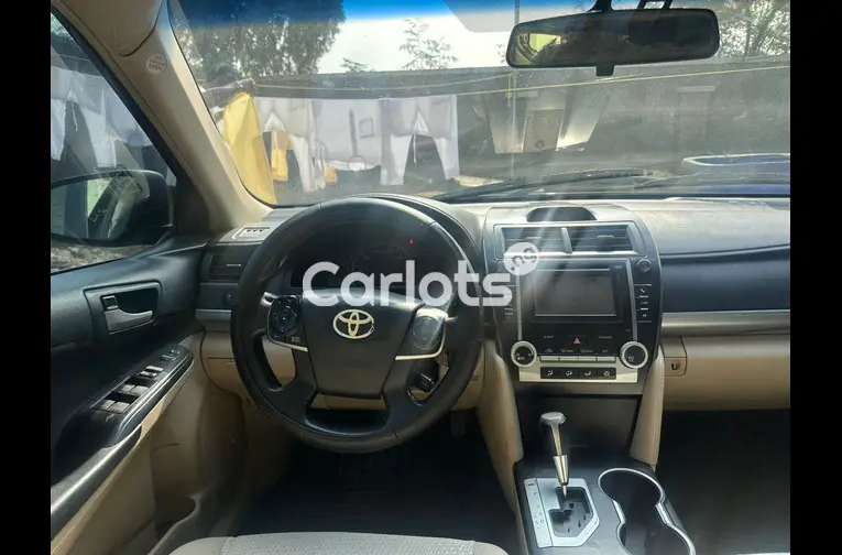 Nigerian Used Distress sale 2013 Toyota Camry for sale in Garki, FCT - photo 4 of 5