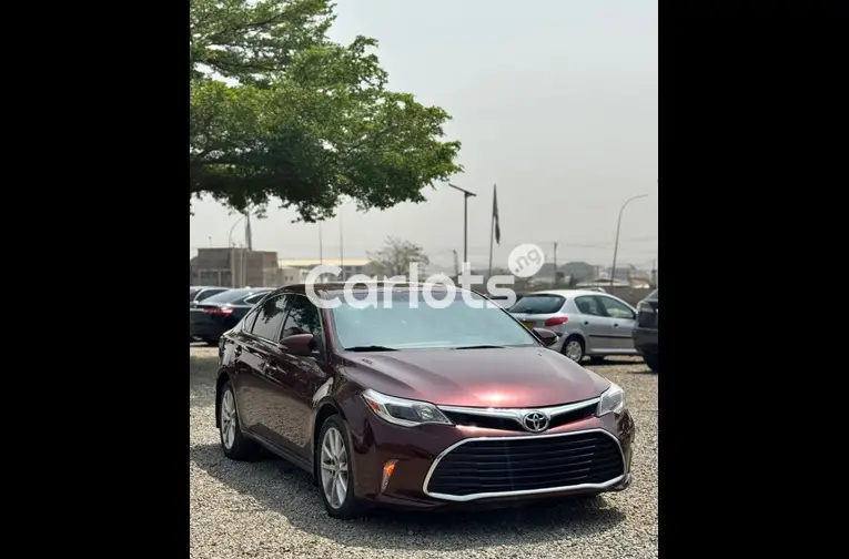 SUPER CLEAN 2013 TOYOTA AVALON XLE - 2/5