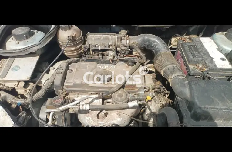 EXTREMELY CLEAN USED 2004 PEUGEOT 206 for sale in Kano - thumbnail 4