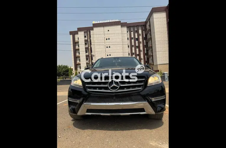 Neatly used Mercedes Benz ML350 2013