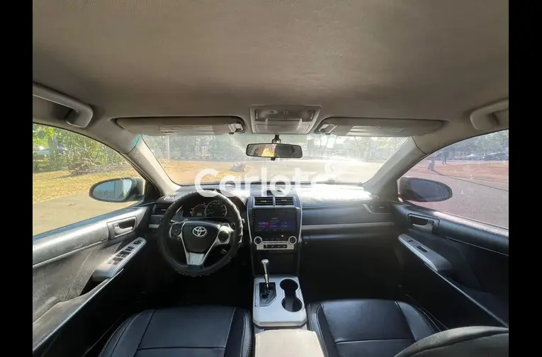 Nigerian Used Super clean 2013 Toyota Camry SE for sale in Garki, FCT - thumbnail 2