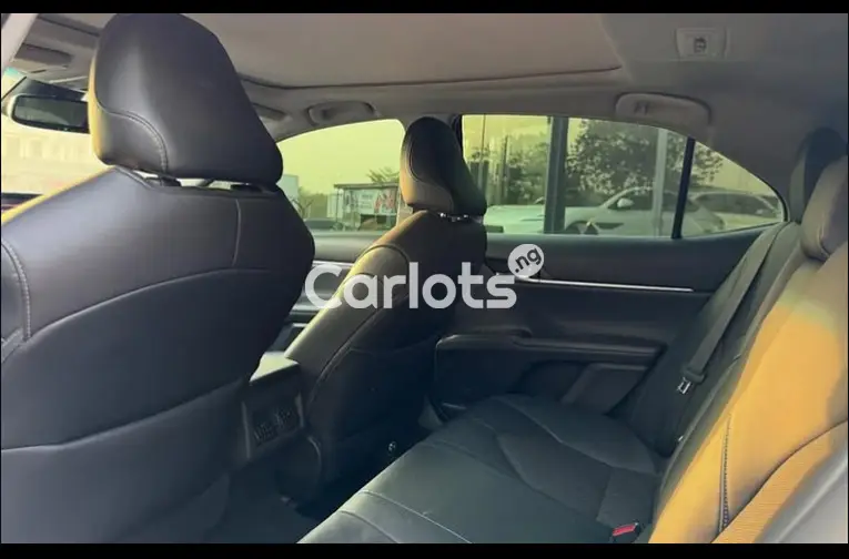 FOREIGN USED 2021 TOYOTA CAMRY XSE for sale in Kado, FCT - thumbnail 4