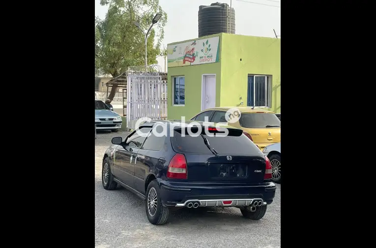 Nigerian Used 2000 Honda Civic for sale in Kano - thumbnail 5