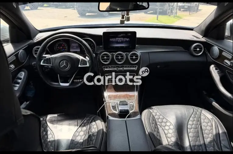 Used 2015 MERCEDES BENZ C400 for sale in Abuja, FCT - thumbnail 3