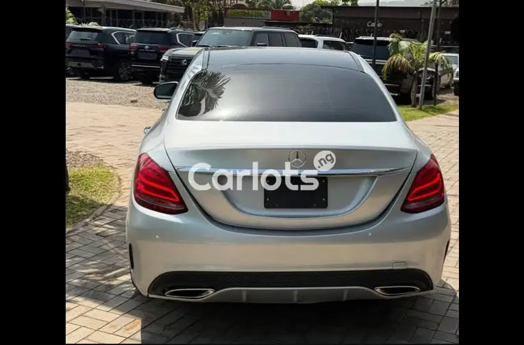 Used 2015 MERCEDES BENZ C400 for sale in Abuja, FCT - thumbnail 5