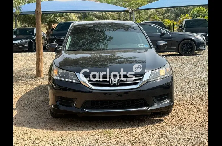 Distress Foreign used Honda Accord 2013 model