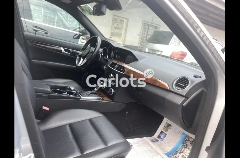 Foreign Used 2012 Mercedes Benz C300 - 2/5