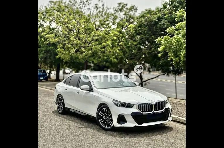 FOREIGN USED 2024 BMW 530i M-SPORT