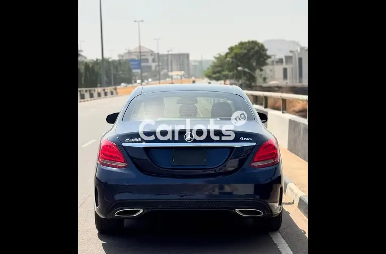 EXTREMELY CLEAN 2015 MERCEDES C300 - 4/5