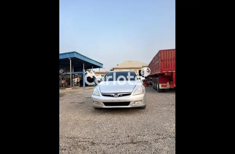 Foreign Used EXTREMELY CLEAN 2005 HONDA ACCORD for sale in Kano - photo 1 of 5