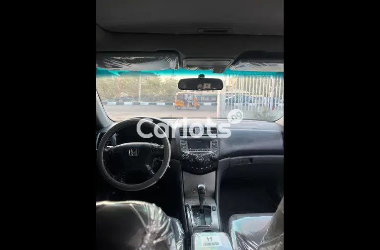 Foreign Used EXTREMELY CLEAN 2005 HONDA ACCORD for sale in Kano - thumbnail 4
