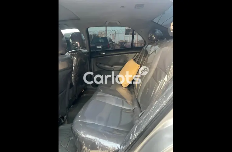 Foreign Used EXTREMELY CLEAN 2005 HONDA ACCORD for sale in Kano - photo 5 of 5