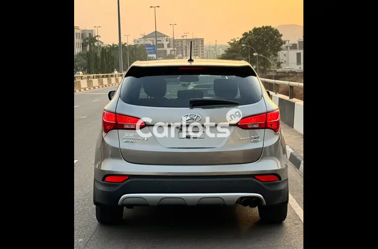 Foreign Used 2012 Hyundai Santa fe Sport for sale in Abuja, FCT - thumbnail 4