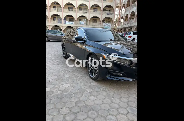 Used Honda Accord 2019 model for sale in Kano - photo 2 of 4