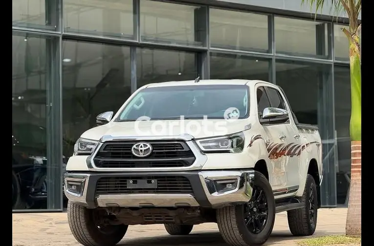 2022 TOYOTA HILUX SRS - 1/5