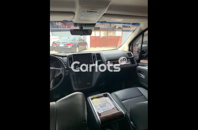 New Arrival Foreign Used 2020 Toyota Granvia Premt for sale in Amuwo Odofin, Lagos - thumbnail 2