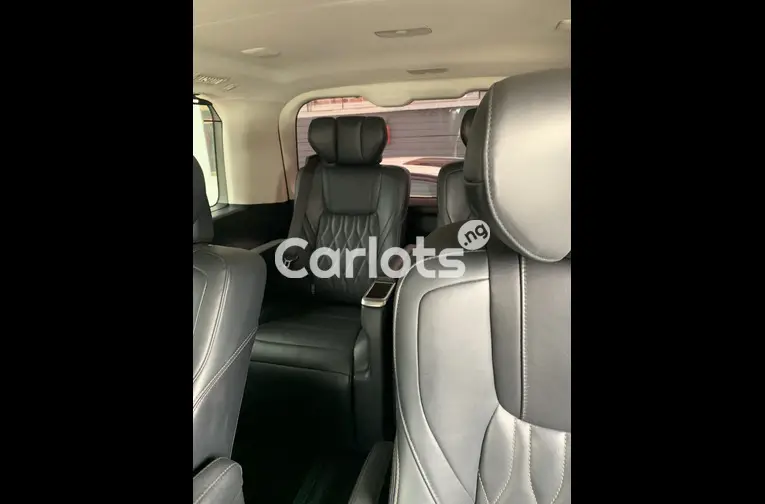 New Arrival Foreign Used 2020 Toyota Granvia Premt for sale in Amuwo Odofin, Lagos - photo 3 of 5