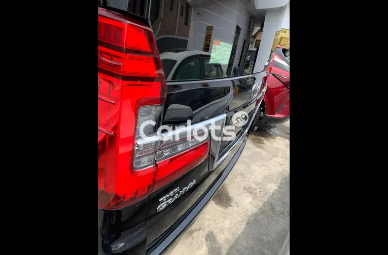 New Arrival Foreign Used 2020 Toyota Granvia Premt for sale in Amuwo Odofin, Lagos - photo 5 of 5