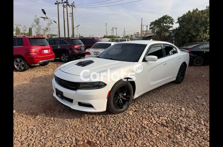 2018 DODGE CHARGER SXT