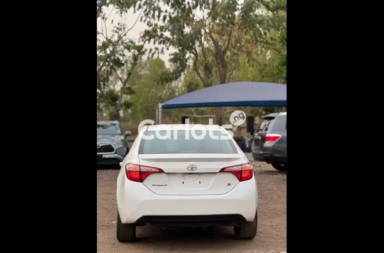 Clean Nigeria used Toyota Corolla 2015 for sale in Abuja, FCT - thumbnail 5