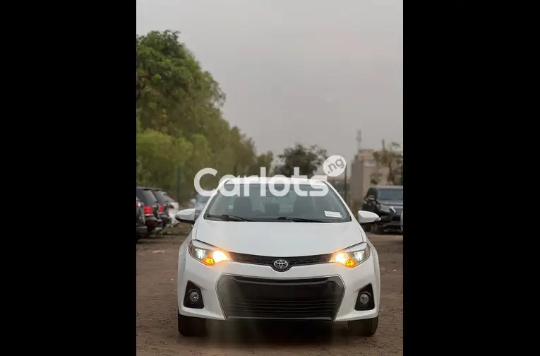 Clean Nigeria used Toyota Corolla 2015