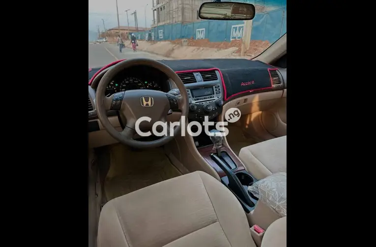 Nigerian used 2008 Honda Accord DC - 2/5