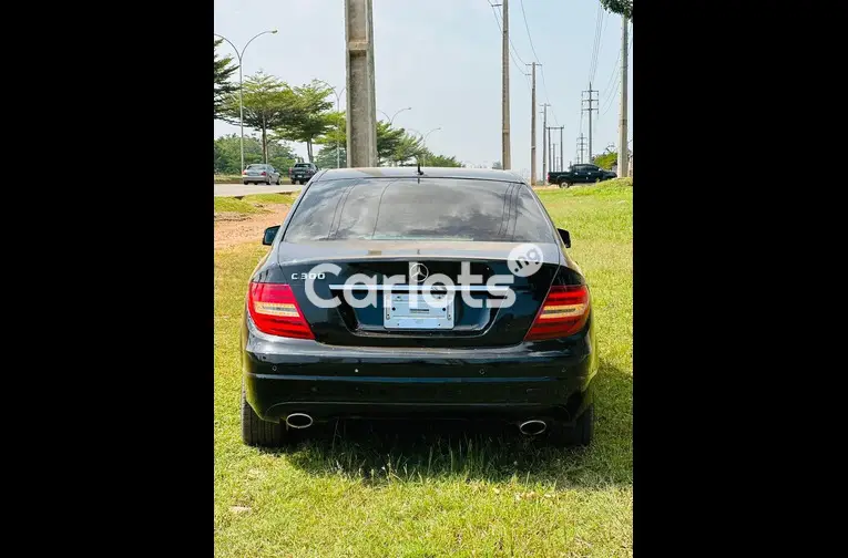Nigerian Used 2012 MERCEDES BENZ C300 for sale in Abuja, FCT - thumbnail 5