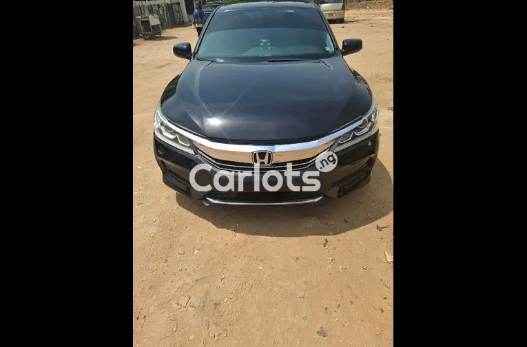 REGISTERED 2017 HONDA ACCORD - 1/5