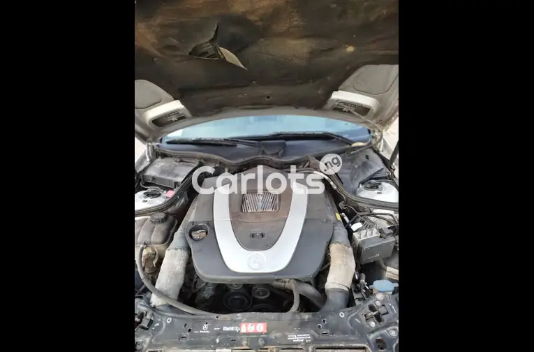Used Mercedes Benz CLK350 2006 for sale in Abuja, FCT - thumbnail 4