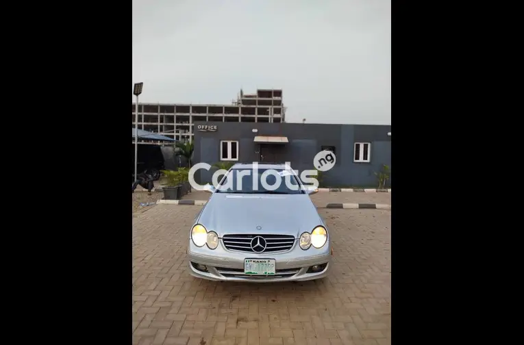 Used Mercedes Benz CLK350 2006 for sale in Abuja, FCT - photo 1 of 5