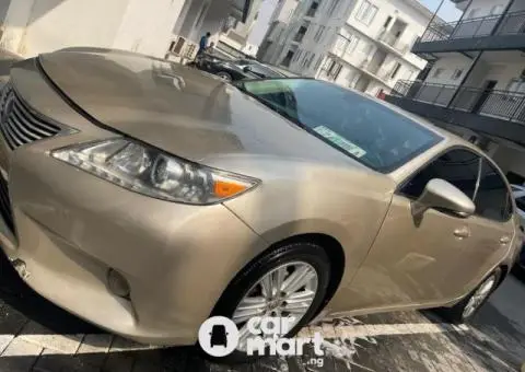 Foreign used 2013 Lexus ES350 - 2/5