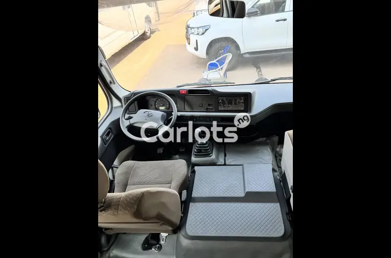 TOYOTA COASTER for sale in Kado, FCT - thumbnail 4