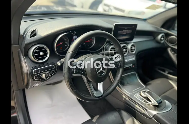 Tokunbo 2018 Mercedes Benz GLC300 - 2/5