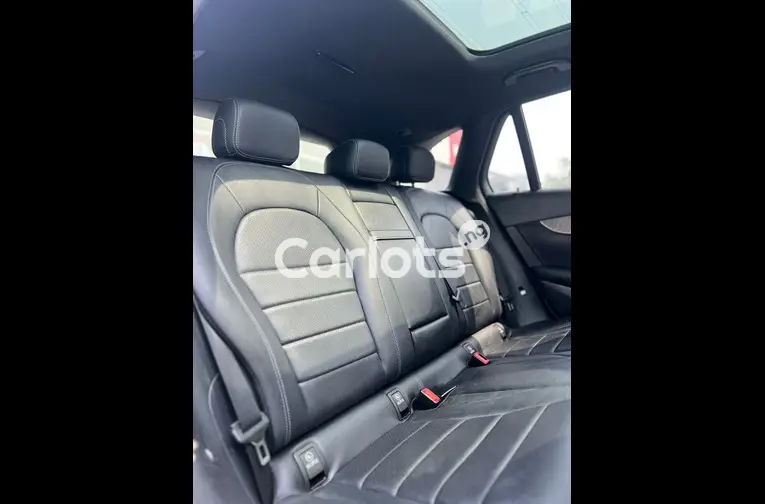 Tokunbo 2018 Mercedes Benz GLC300 - 3/5