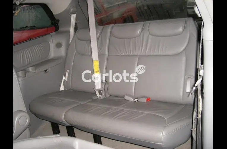 2005 Toyota Sienna XLE Limited Edition - 2/5