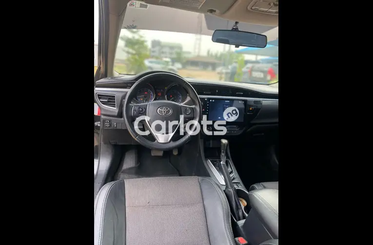 Neatly Used 2014 Toyota Corolla Sport for sale in Garki, FCT - photo 4 of 5
