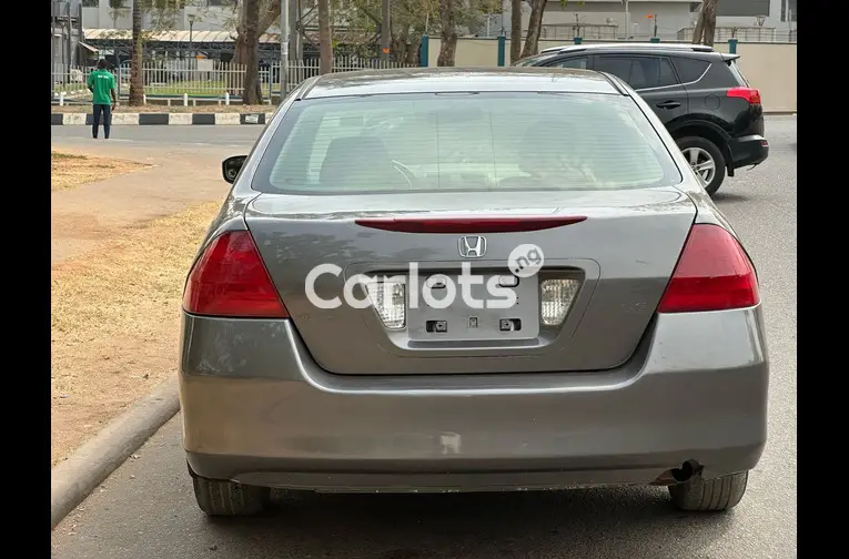 Nigerian Used Neatly use 2004 Honda Accord DC for sale in Garki, FCT - photo 5 of 5