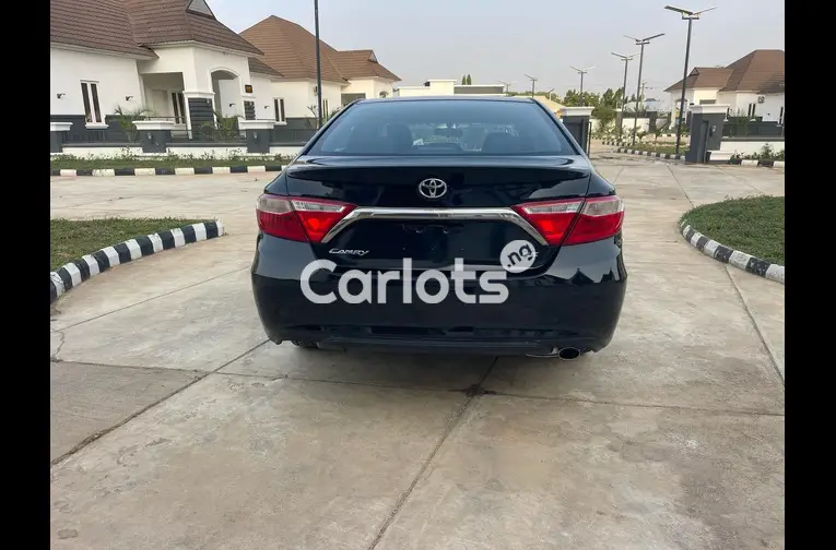 FOREIGN USED 2016 TOYOTA CAMRY SE - 5/5